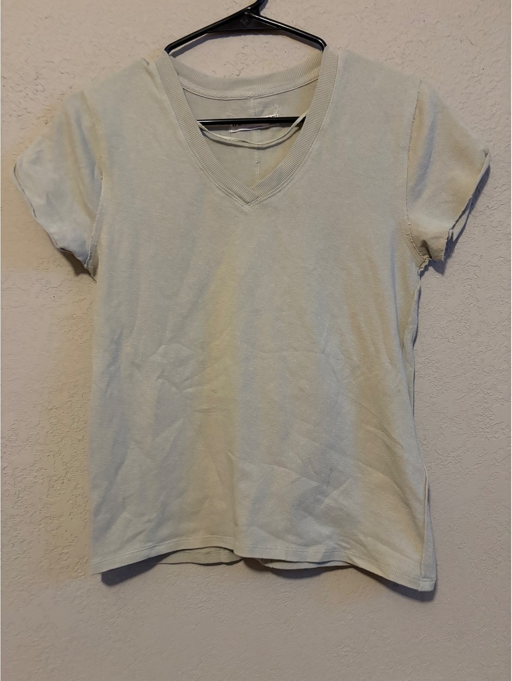 We The Free Women's Beige V-Neck Short Sleeve T-Shirt Medium